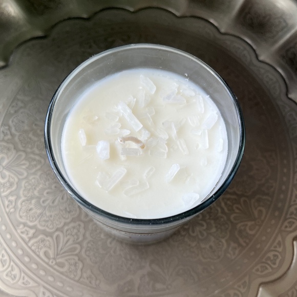 Soy Candle with White Sage and Selenite - Picture 3 of 5